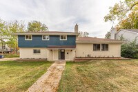 Building Photo - 1520 Traver Rd