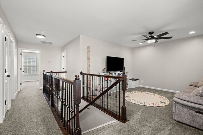 Building Photo - Beautifully Updated 3-Bedroom Home in Fairway Farms with Bonus Room & Fenced Backyard