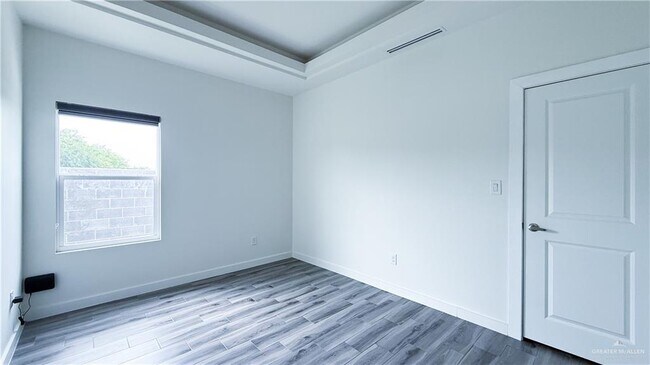 Building Photo - 1201 E Iris Ave