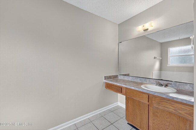 Building Photo - 12119 Cancun Dr