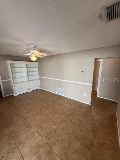 Building Photo - 3654 Pin Oaks St