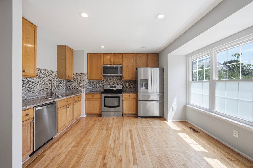 second floor kitchen/dining area - 6228 William Edgar Dr