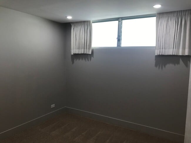 Building Photo - 1717 Ala Wai Blvd