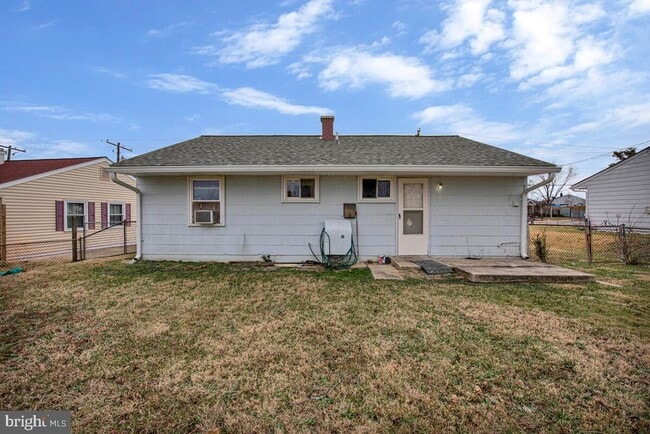 Building Photo - 908 Shelby Dr