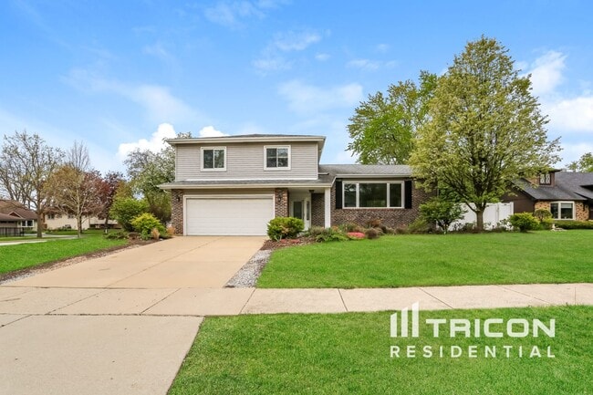 Primary Photo - 1401 Oak Hill Ct
