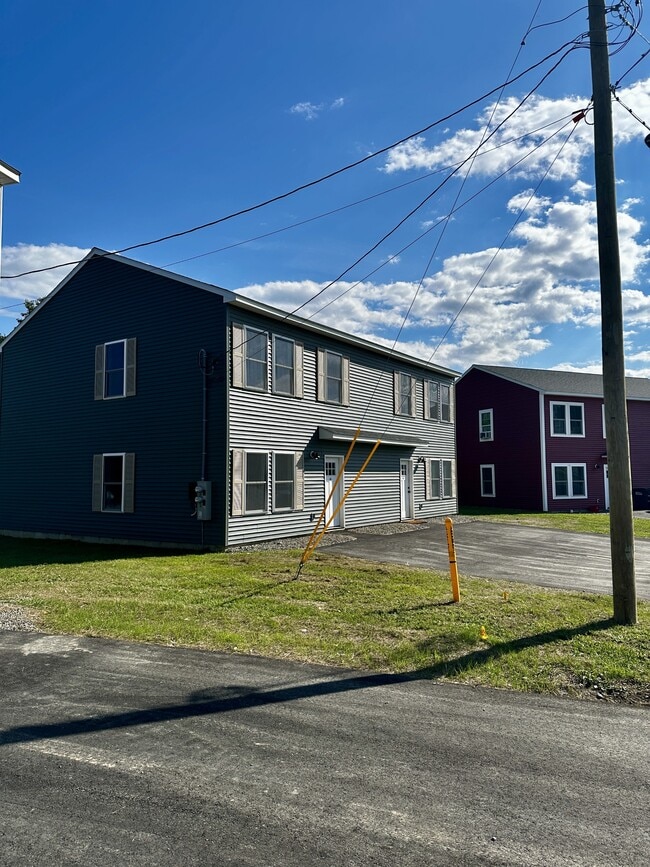 Building Photo - 46 Firefly Ln