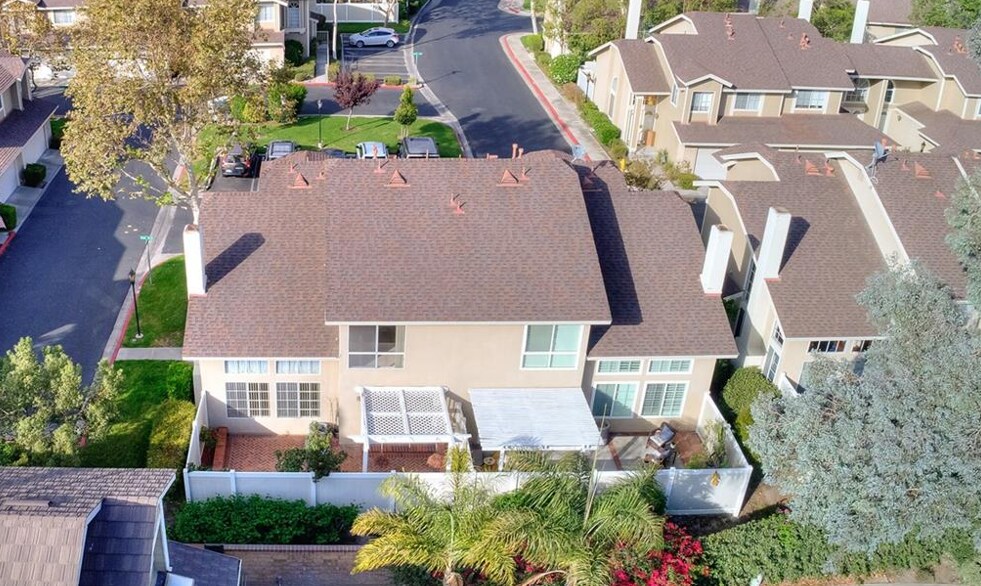Building Photo - 26222 Fern Glen