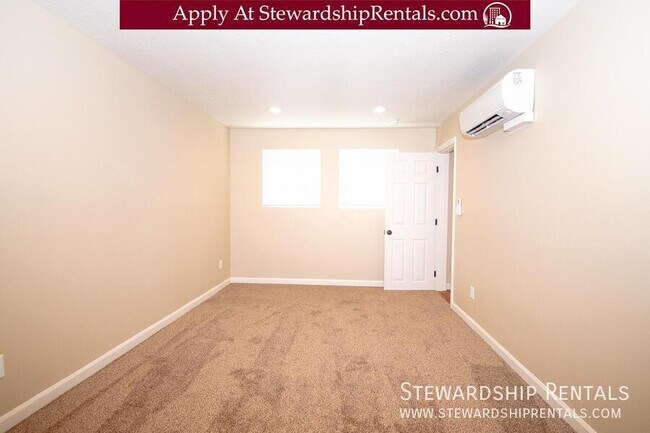 Building Photo - 1010 E 18th Ave