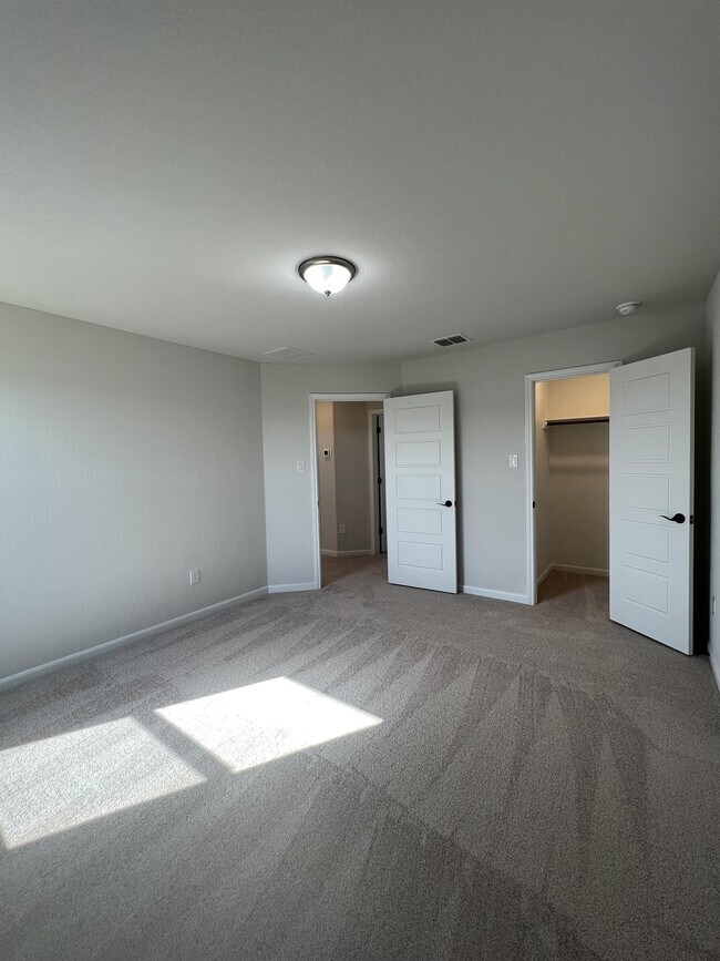 Building Photo - 16630 Daylight Ln