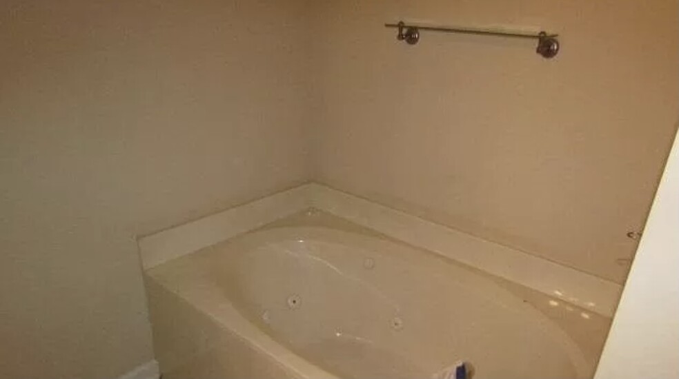 Building Photo - 5309 Kristy Ln