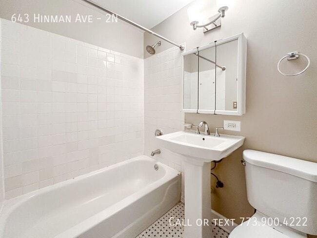 Building Photo - 643 Hinman Ave