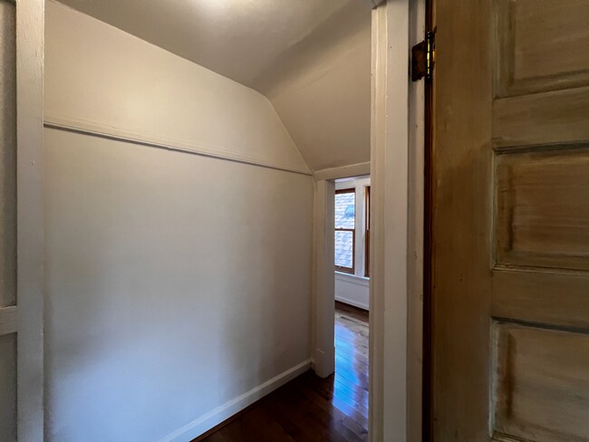 Building Photo - 4149 W Pine Blvd