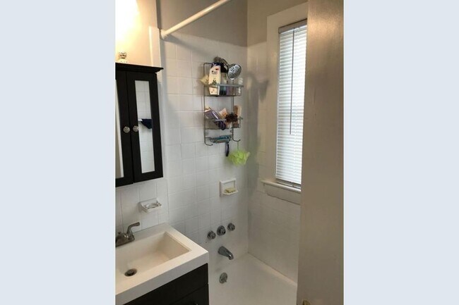 Building Photo - 90 Winthrop Shore Dr