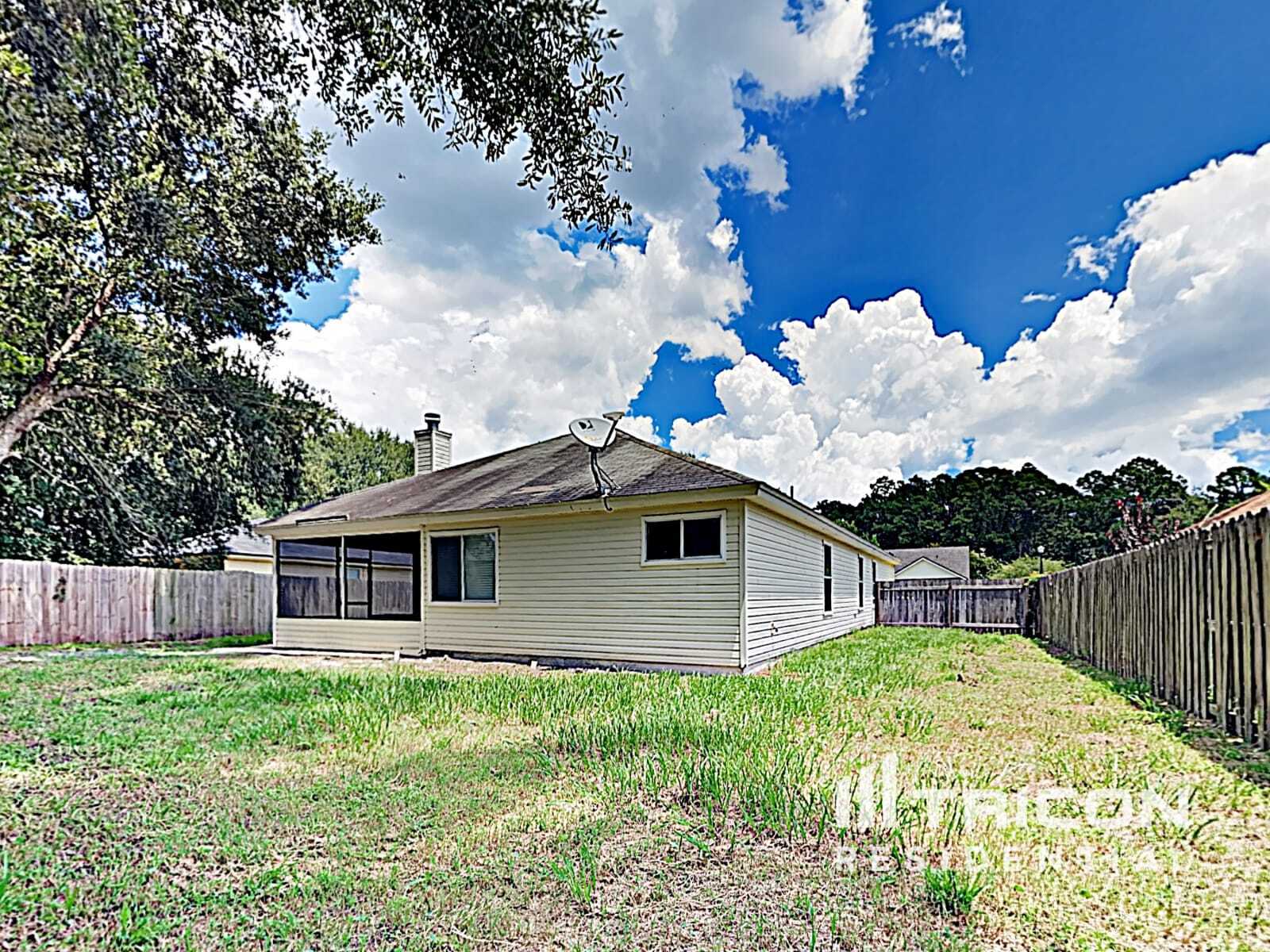 Building Photo - 12758 Guernsey St