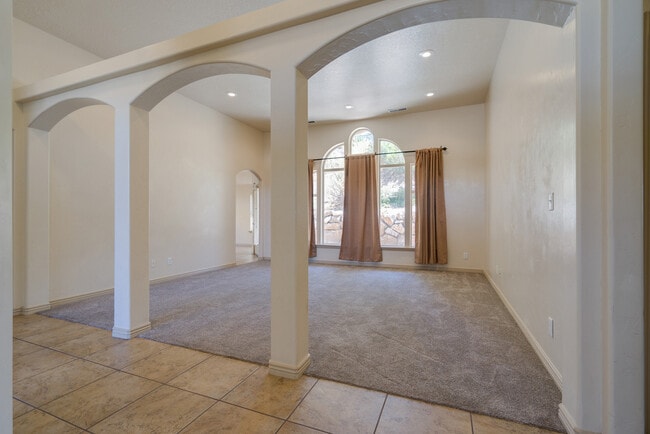 Building Photo - 4 Bedroom in The Knolls at Little Valley