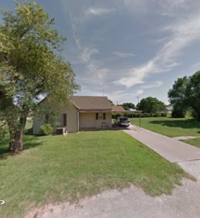 Primary Photo - 221 Christman St
