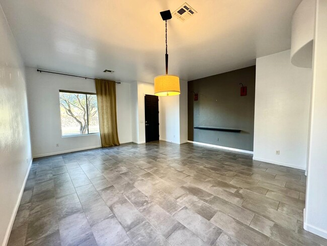 Building Photo - 13743 N High Mountain View Pl