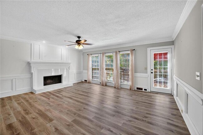 Building Photo - 641 Belgrave Ln