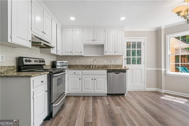 Building Photo - 4752 Forest Glen Ct NE