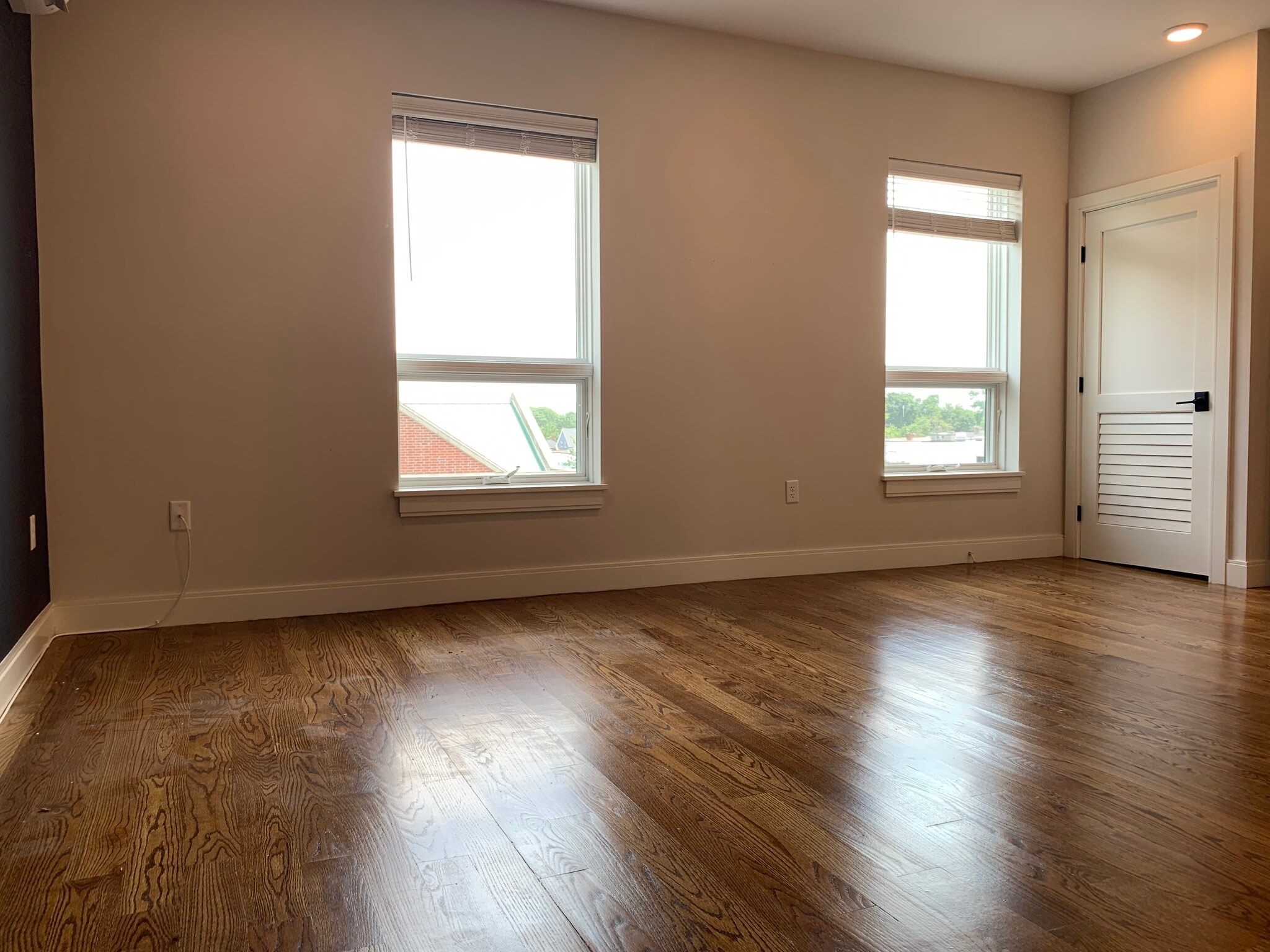 Building Photo - 9 Everett St