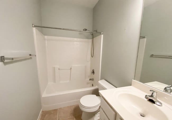 Building Photo - 1131 Castlemaine Dr
