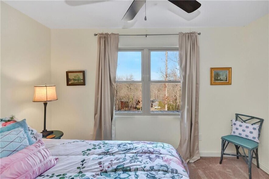 Building Photo - 196 Grayson Point