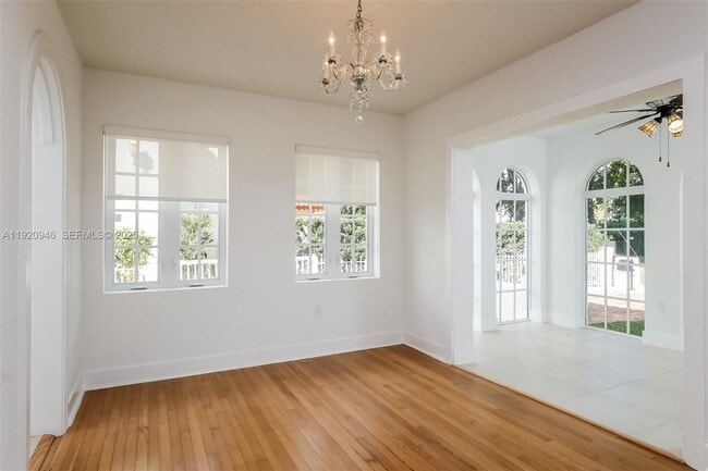 Building Photo - 1916 Ferdinand St