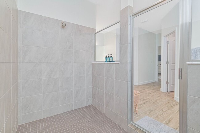 Building Photo - ** Single Family Home ~ Verdana Village ~ 3 Car Garage ~ Salt Water Pool & Lake Views **