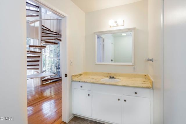 Building Photo - 6827 Pacific View Dr