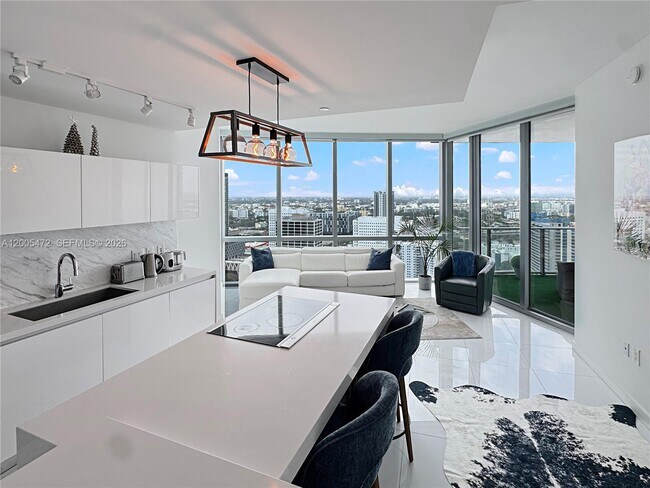 Building Photo - 851 NE 1st Ave