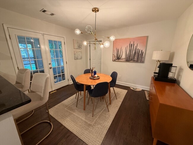 Building Photo - 1594 Boulderwoods Dr SE