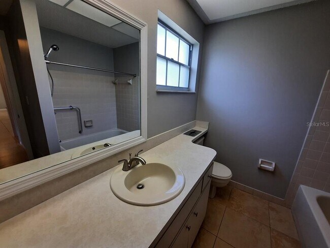 Building Photo - 13016 Serpentine Dr