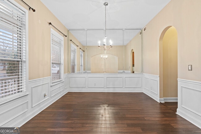 Building Photo - 1209 Heartwood Ave