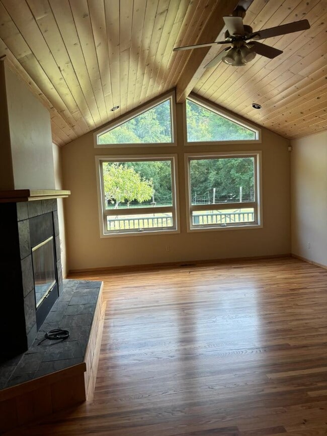 Building Photo - 70 Rocky Creek Rd