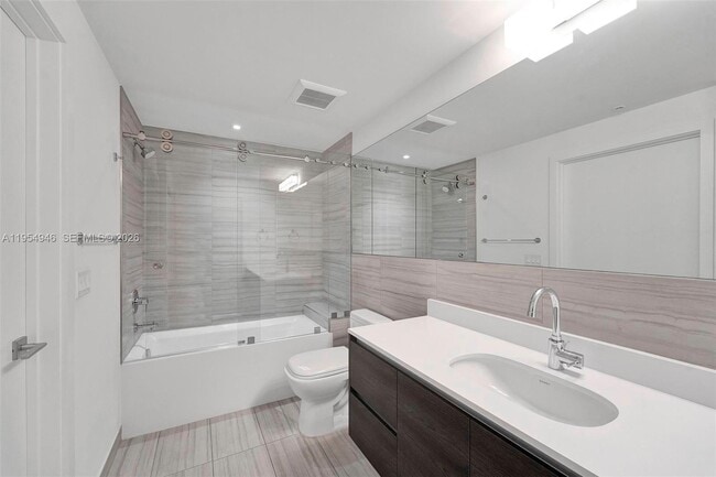 Building Photo - 301 Altara Ave