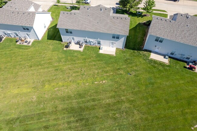 Building Photo - 2418 Northampton Dr