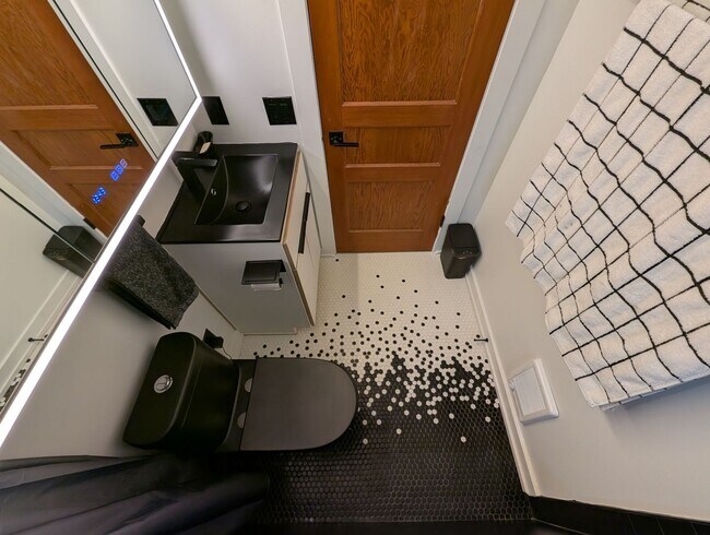 Building Photo - Charming 2BR with Walk-Out Basement, Fenced Yard & Flexible Murphy-Bed Office