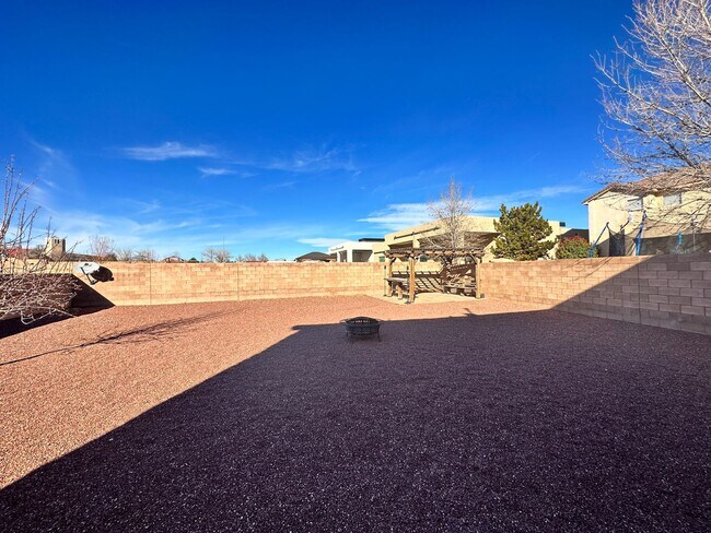 Building Photo - Cabezon Beauty | Large Yard | 2 Living Areas & Upstairs Loft | 1-year Lease |Tours Available!