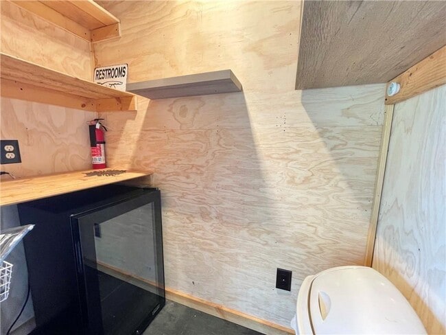 Building Photo - 12 Walter Dr