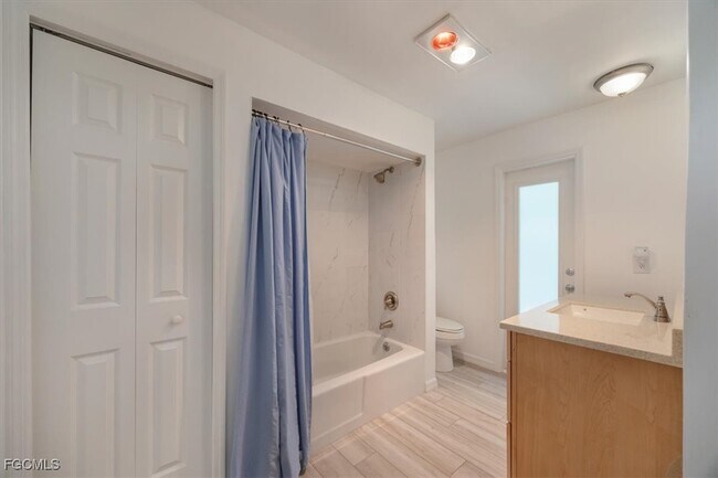 Building Photo - 2032 Coral Point Dr