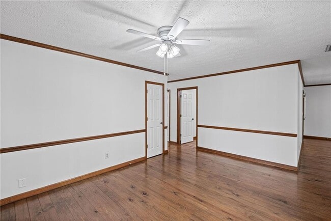 Building Photo - 1321 Timbercrest Dr