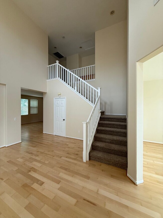 Building Photo - 1147 Azalea Way