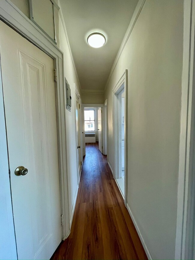 Building Photo - 105-19 37th Ave