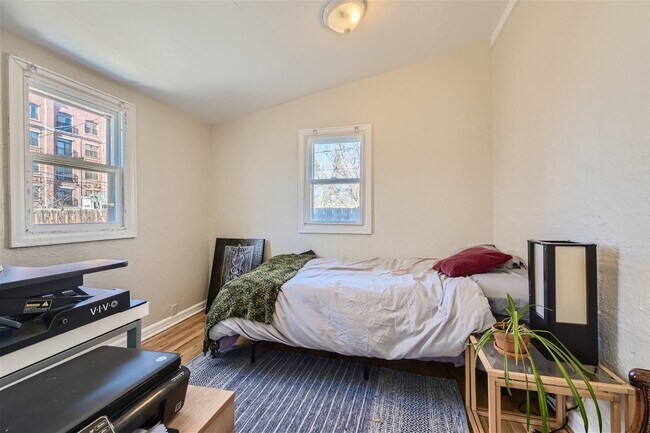 Building Photo - 2151 S Cherokee St