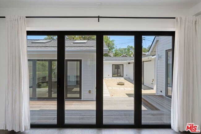 Building Photo - 4525 Melbourne Ave