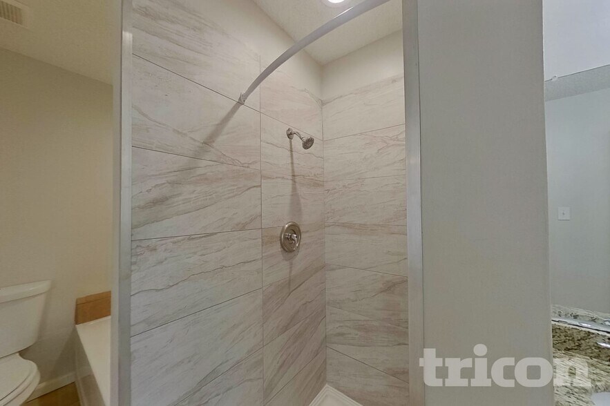 Building Photo - 161 Hunter Dr