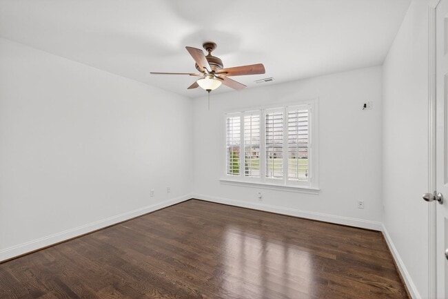 Building Photo - Beautiful 6BR Executive Brentwood Home with Pool