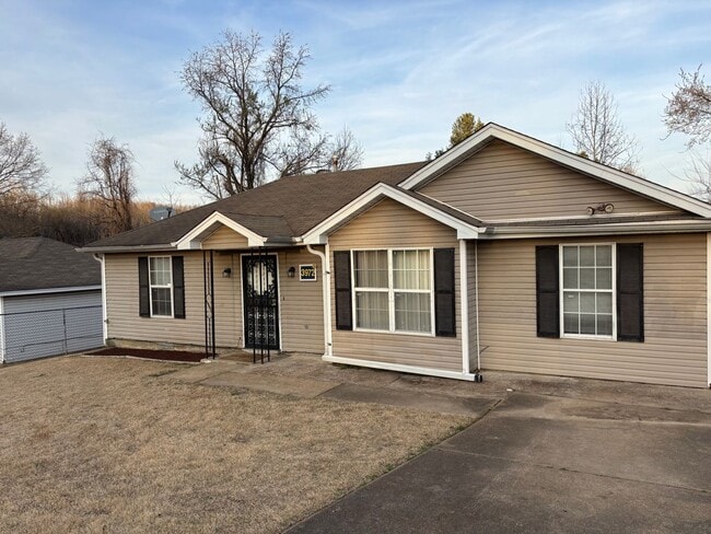 Building Photo - 3972 Schoolfield Cove
