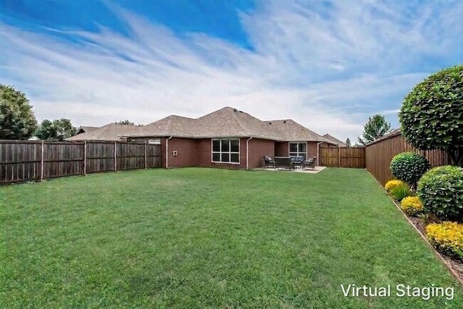 Building Photo - 105 Shadybrook Dr