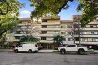 Building Photo - 1339 N Columbus Ave
